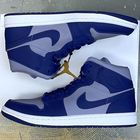 Air Jordan 1 Mid SE Iron Purple DH7821-500 WMNS Georgetown Dallas Cowboys - Picture 1 of 9